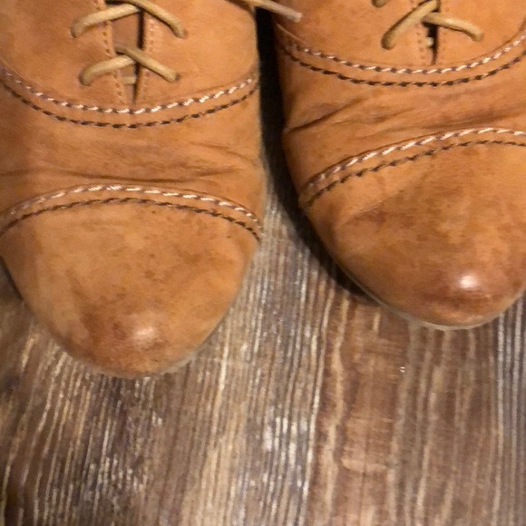 Shoes - Picture 4 of 4